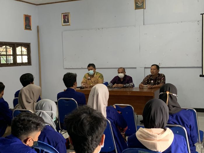 Penerimaan dan Penyambutan Mahasiswa KKN Universitas Negeri Yogyakarta di Kelurahan Selang 01