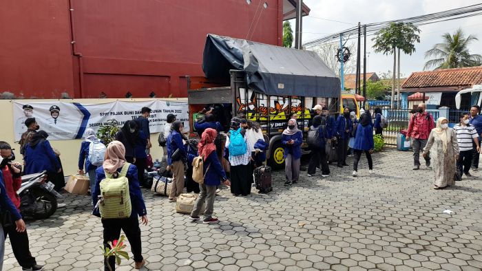 Penerimaan dan Penyambutan Mahasiswa KKN Universitas Negeri Yogyakarta di Kelurahan Selang 02