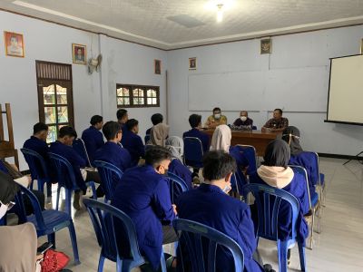 Penerimaan dan Penyambutan Mahasiswa KKN Universitas Negeri Yogyakarta di Kelurahan Selang